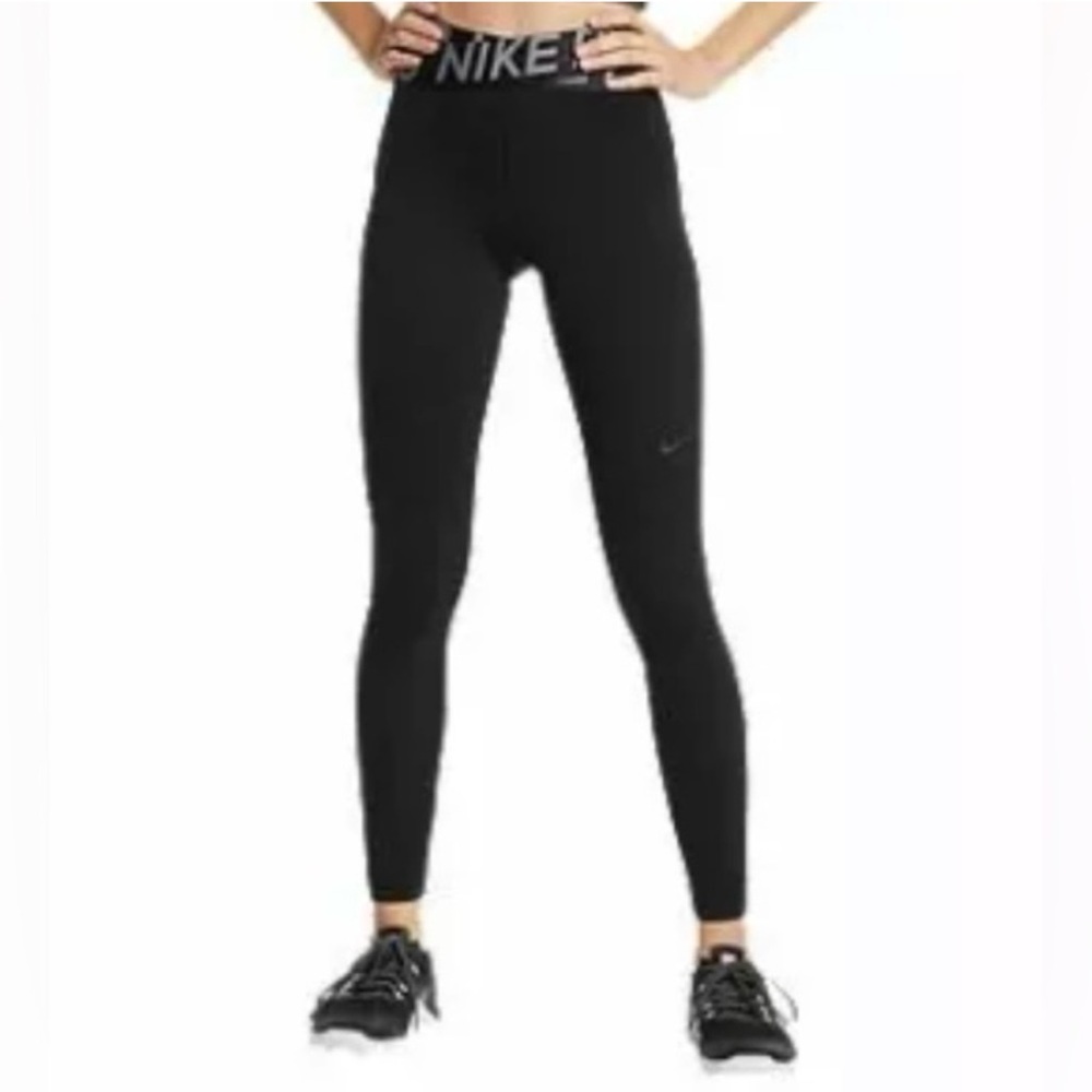 Nike Pro Inter Twist black leggings In XS